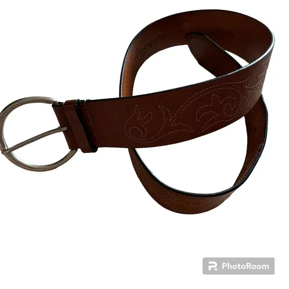 Olga Santini almost NEW laser cut leather belt Vintage Olga Santini Brown Suede Laser Cut Trim Belt Size S  main image 4